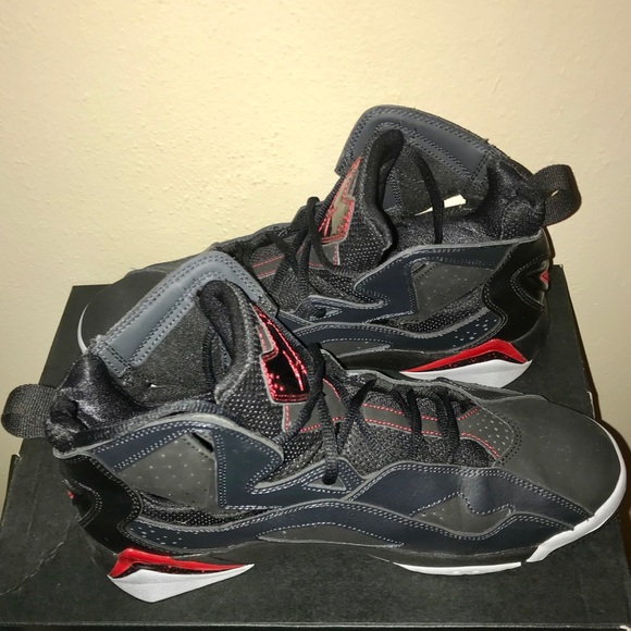 Jordan True Flight, Men’s 8.5, Black/Red/Gray Excellent Condition - Picture 2 of 8